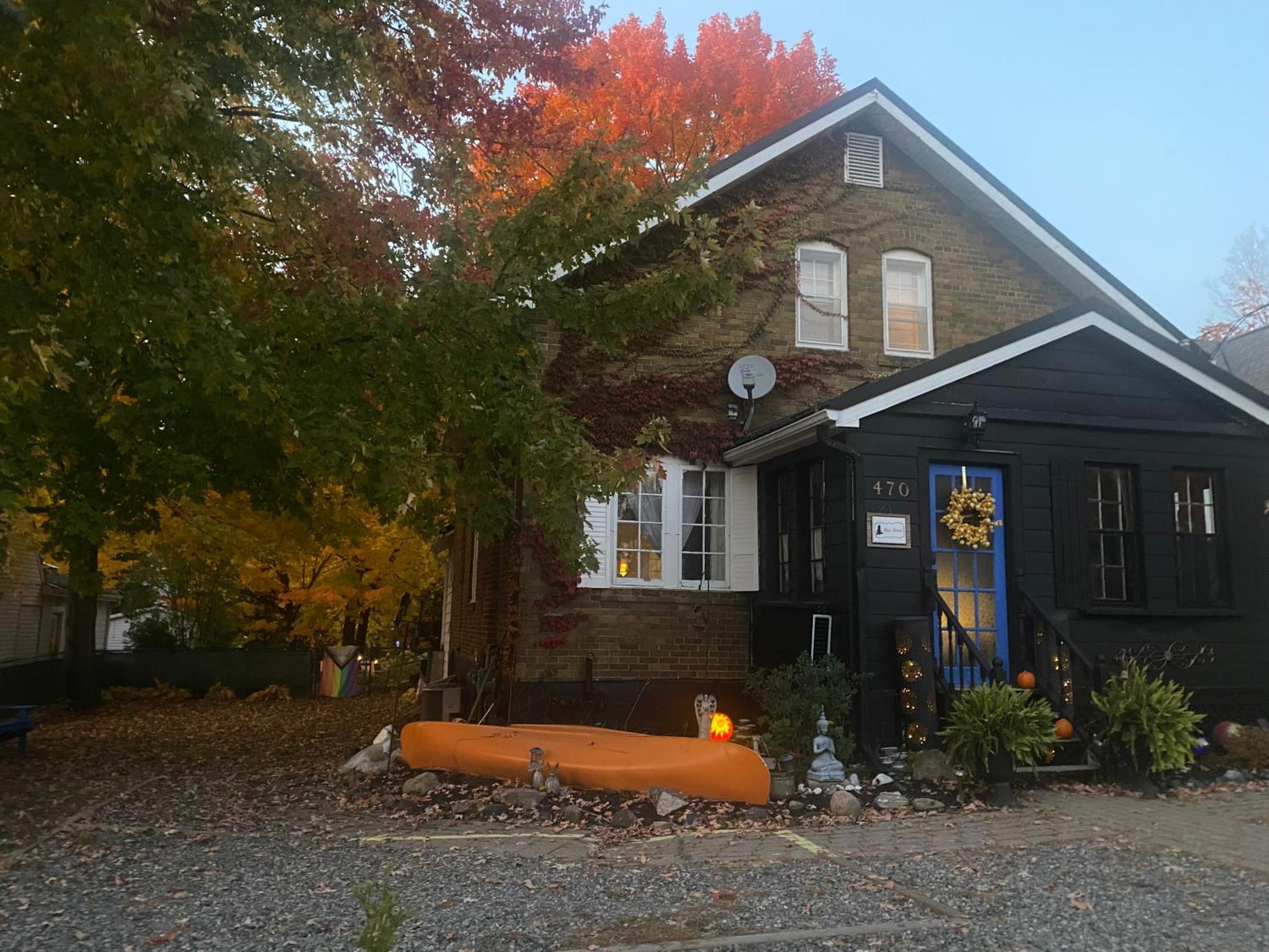 Blue Spruce Bed And Breakfast Muskoka 그라벤허스트 외부 사진